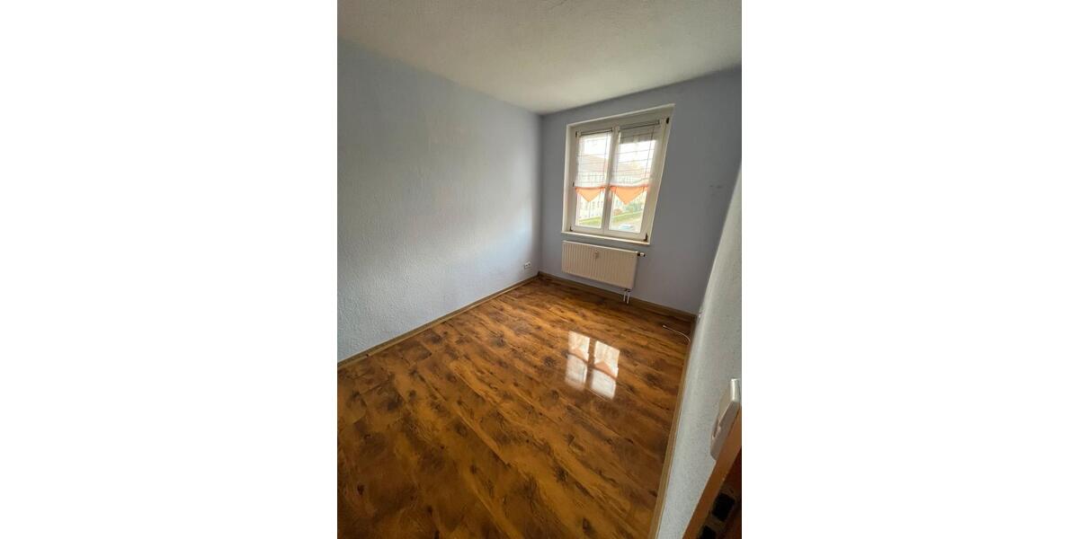 Etagenwohnung Hohenmölsen - 2 Zimmer, 36 m&sup2;, 30.000&euro; | Angebot:26766013