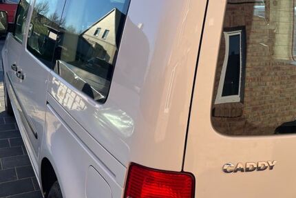 VW Caddy 169.000 km 5.999 &euro; Kiel 24103