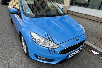 Ford Focus 74.000 km 9.600 &euro; Frankfurt 60313