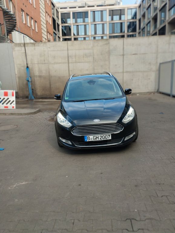 Ford Galaxy 204.000 km 14.400 € Berlin 10969