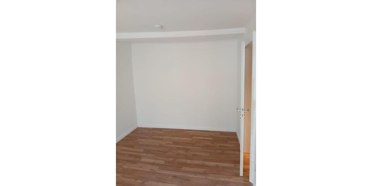 Etagenwohnung Naumburg (Saale) - 3 Zimmer, 65 m&sup2;, 450&euro; | Angebot:25579463