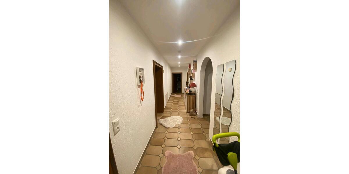 Erdgeschoßwohnung Pilsting - 3 Zimmer, 100 m&sup2;, 1.050&euro; | Angebot:25350120