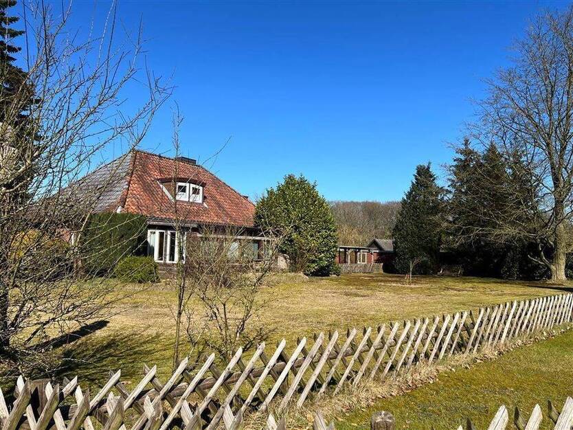 Ideal für Handwerker! Wohnhaus in toller Lage mit 1.692 m² Grundstück