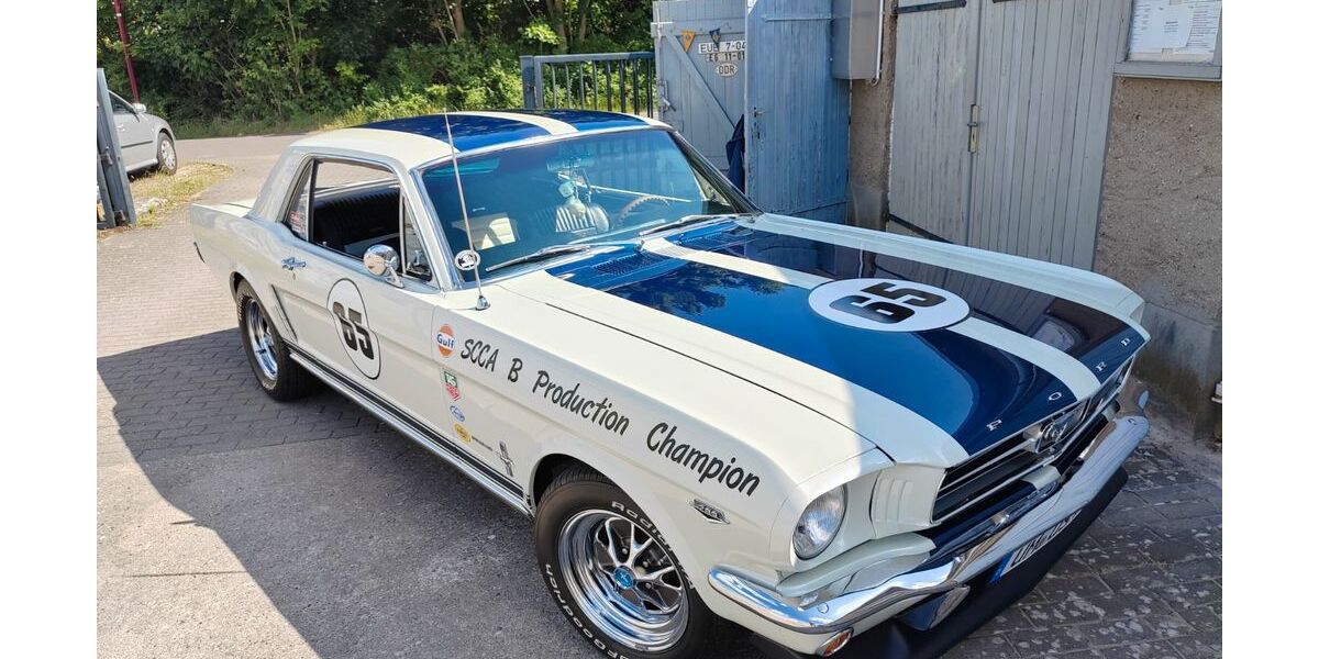 Ford Mustang 78.000 km 30.800 &euro; Schwedt 16303
