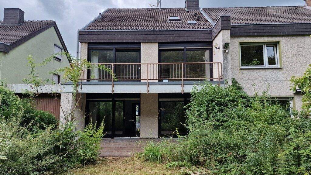 Großes, modernisierungsbedürftiges Einfamilienhaus mit 5 Schlafzimmern und drei Bädern in Richterich 7 zimmer