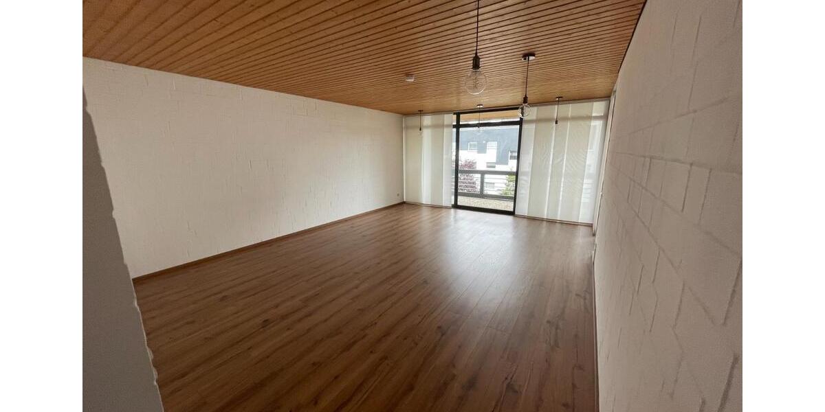 Freundliche helle 84 m² 3-Zimmer ETW im 2 OG mit großer Loggia 3 zimmer