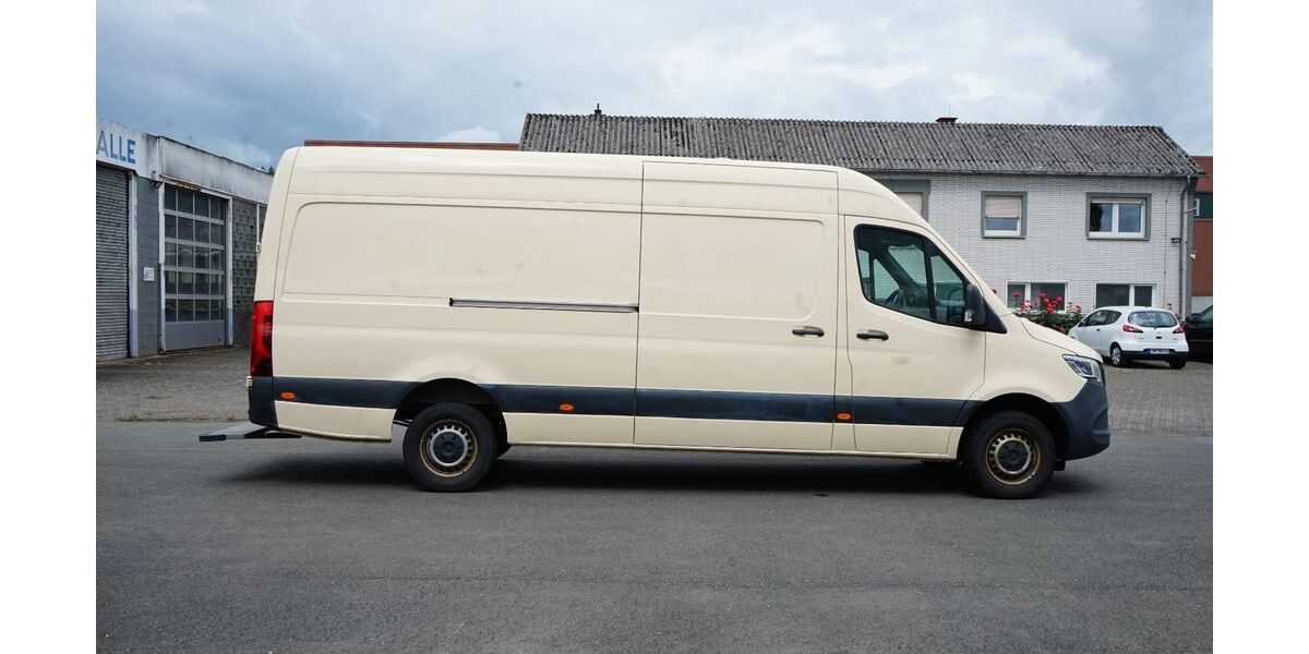 Mercedes-Benz Sprinter 181.900 km 20.880 &euro; Asslar 35614