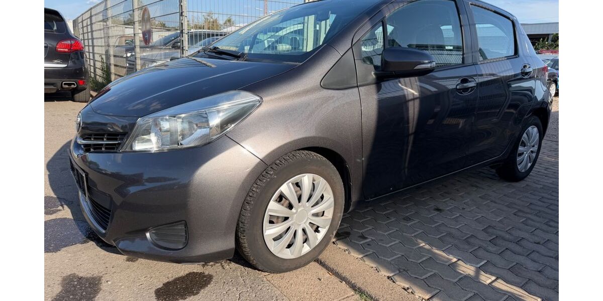 Toyota Yaris 190.000 km 3.900 &euro; Saarlouis 66740