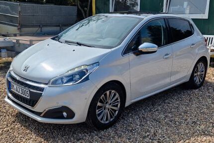 Peugeot 208 117.000 km 4.900 &euro; Düren 52349