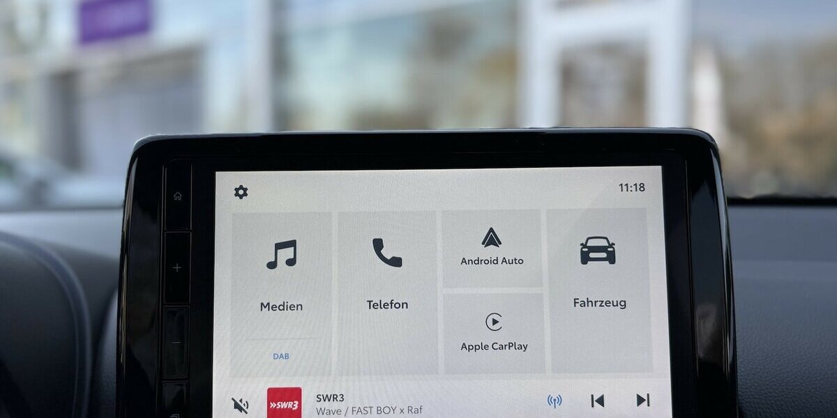 Toyota Yaris Hybrid Team Deutschland KAMER/DAB/1.HAND 10.247 km 21.800 &euro; Villingen-Schwenningen 78054