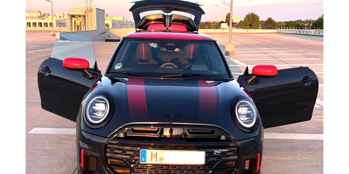 Mini John Cooper Works 8.900 km 34.999 &euro; München 80803