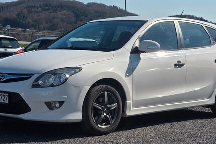 Hyundai i30 195.000 km 4.690 &euro; Oberwinter 53424