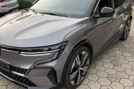 Renault Megane E-TECH 19.261 km 34.980 &euro; Hamburg 22459