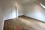 Gelegenheit, ab 01.10 frei! Schöne helle DG-Wohnung mit Balkon, Einbauküche und TG-Stellplatz! 2 zimmer