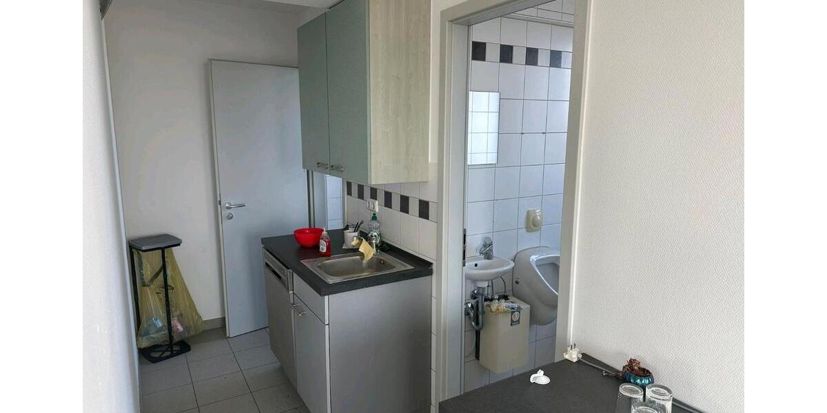 Büro 110 qm zu vermieten an der A70 zimmer