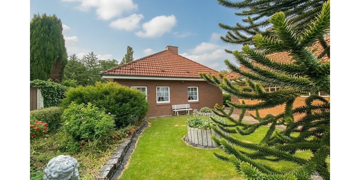 Walmdachbungalow in Marne - Stilvolles Wohnen mit Gartenblick und Wintergarten! - Bungalow Marne | Angebot:26835885