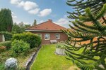 Walmdachbungalow in Marne - Stilvolles Wohnen mit Gartenblick und Wintergarten! - Bungalow Marne | Angebot:26835885