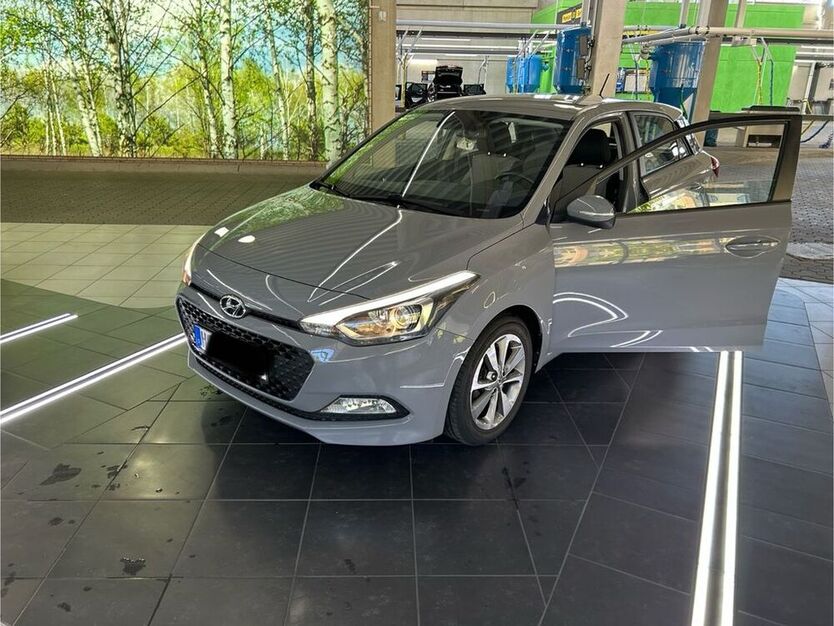 i20