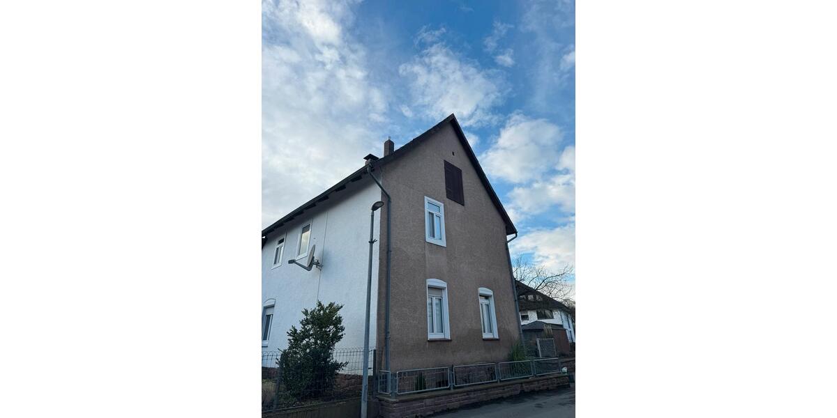 Einfamilienhaus Beverungen - 4 Zimmer, 124 m&sup2;, 119.000&euro; | Angebot:26989371