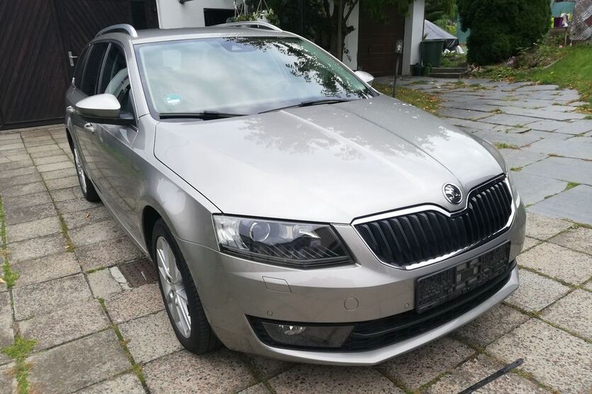 Skoda Octavia 88.800 km 13.000 € Treuen 08233