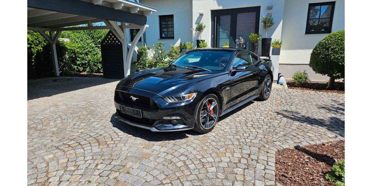 Ford Mustang 128.000 km 25.600 &euro; Niederndodeleben 39167