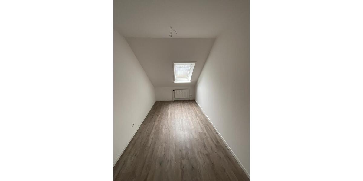 Gemütliche Wohnung unter'm Dach! 3 zimmer