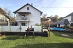 Großzügiges Wohnen für zwei Generationen: Poolbereich mit Poolbar und barrierefreiem EG - Zweifamilienhaus Katzweiler | Angebot:27131010