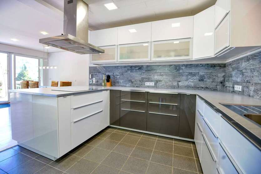 Panorama ZFH mit sagenhaftem Ausblick Energieeffizient & am Waldrand Garten,Balkone & Terrasse 7 zimmer