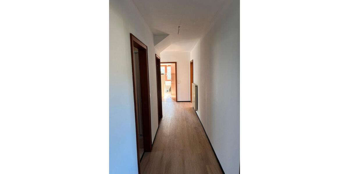 Einfamilienhaus Netphen - 6 Zimmer, 166 m&sup2;, 1.234&euro; | Angebot:26345372