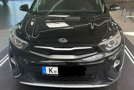 Kia Stonic 67.761 km 12.600 &euro; Köln 51147