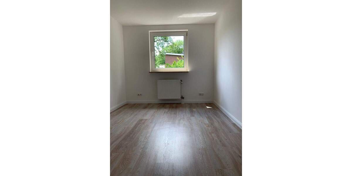 Mehrfamilienhaus, Wohnhaus Pinneberg Quellental - 4 Zimmer, 110 m&sup2;, 1.600&euro; | Angebot:26449977