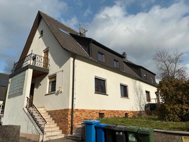 Doppelhaushälfte mit 50 iger Flair in Burgfarrnbach zu vermieten 5 zimmer