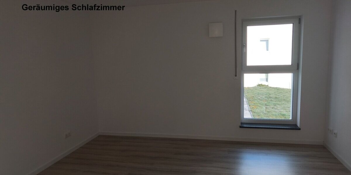 Moderner Grundriss - hochwertig gebaut - KfW-40-Energiesparhaus 4-Zimmer - WFL 114 m² mit Garten u. Terrasse ab sofort zu vermieten. - Erdgeschoßwohnung Kemnath Beste Lage | Angebot:23711103