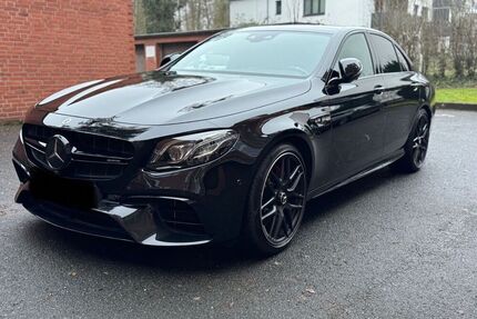 Mercedes E 63 AMG