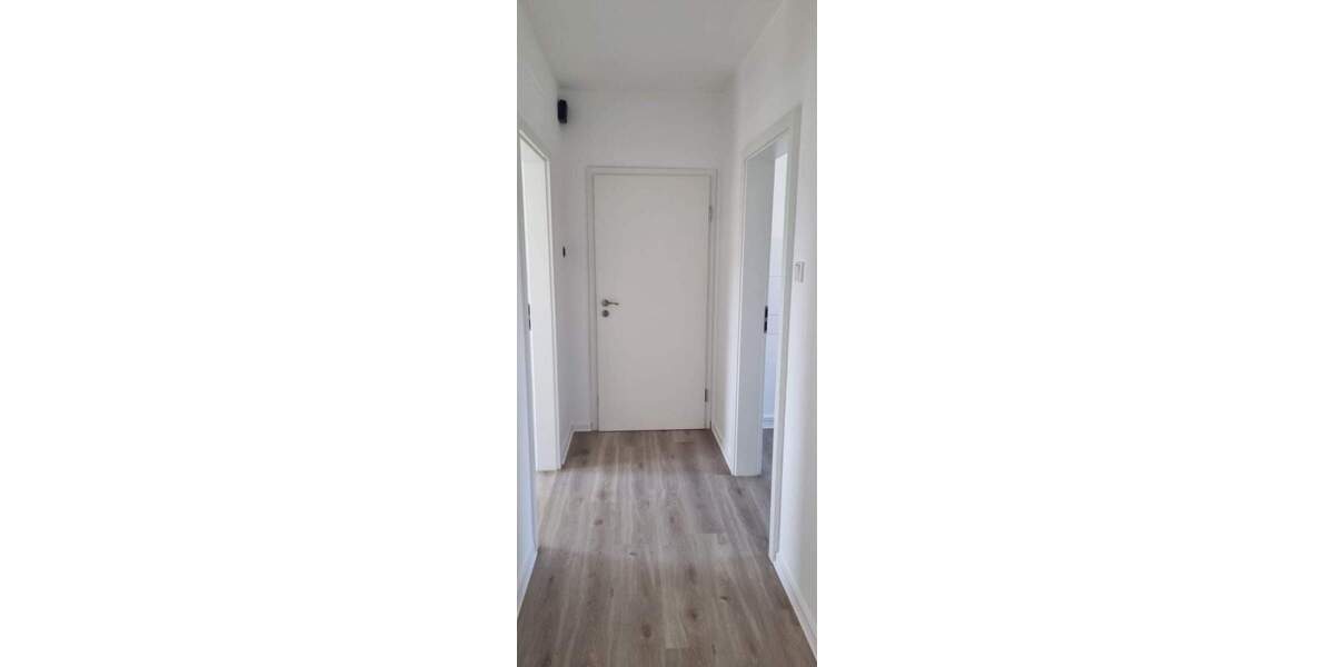 Etagenwohnung Lage - 3 Zimmer, 64 m&sup2;, 595&euro; | Angebot:24909775
