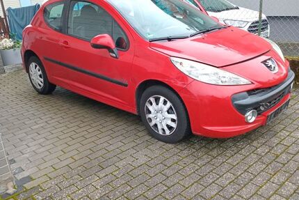 Peugeot 207 178.000 km 950 &euro; Dreieich 63303