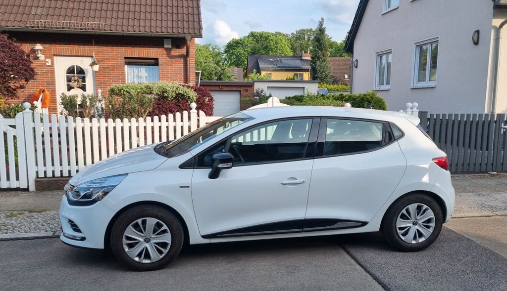 Renault Clio 104.352 km 6.800 &euro; Berlin 12103