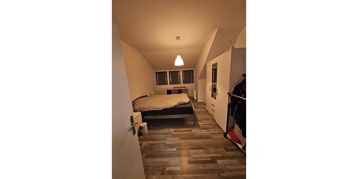 Dachgeschoßwohnung Bremen Vegesack - 4 Zimmer, 70 m&sup2;, 99.000&euro; | Angebot:26248699