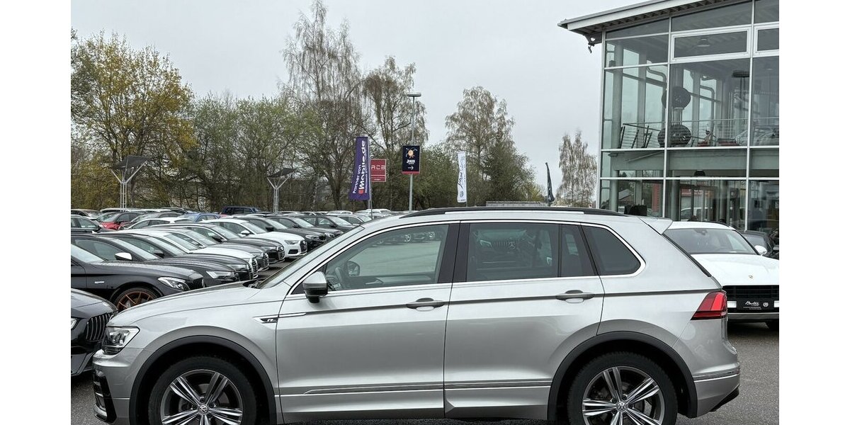 VW Tiguan 1.5 TSI RLine ACC/NAVI/AHK/SHZ/LED/1.HAND 73.187 km 25.800 &euro; Villingen-Schwenningen 78054
