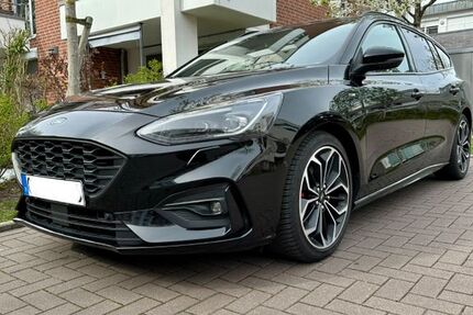 Ford Focus 90.000 km 17.499 &euro; Oldenburg 26125