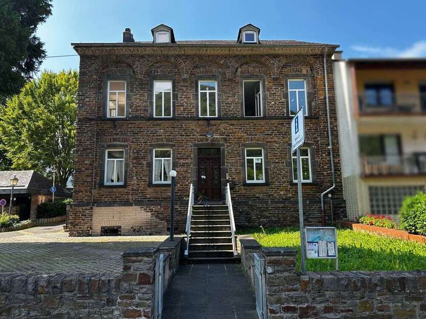 Büro in Ellenz-Poltersdorf 1.000 € 170 m²
