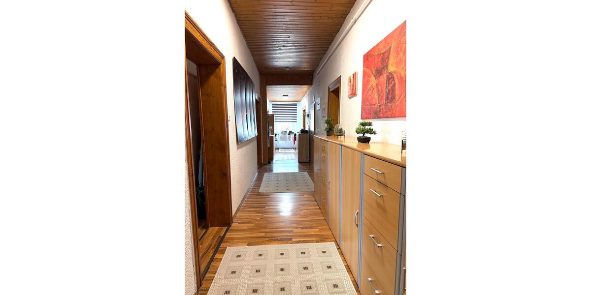 Etagenwohnung Marktredwitz - 6 Zimmer, 130 m&sup2;, 249.000&euro; | Angebot:26023259
