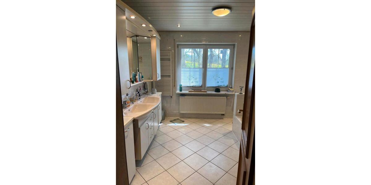 Erdgeschoßwohnung Wolfegg - 4.5 Zimmer, 127 m&sup2;, 1.100&euro; | Angebot:26357734