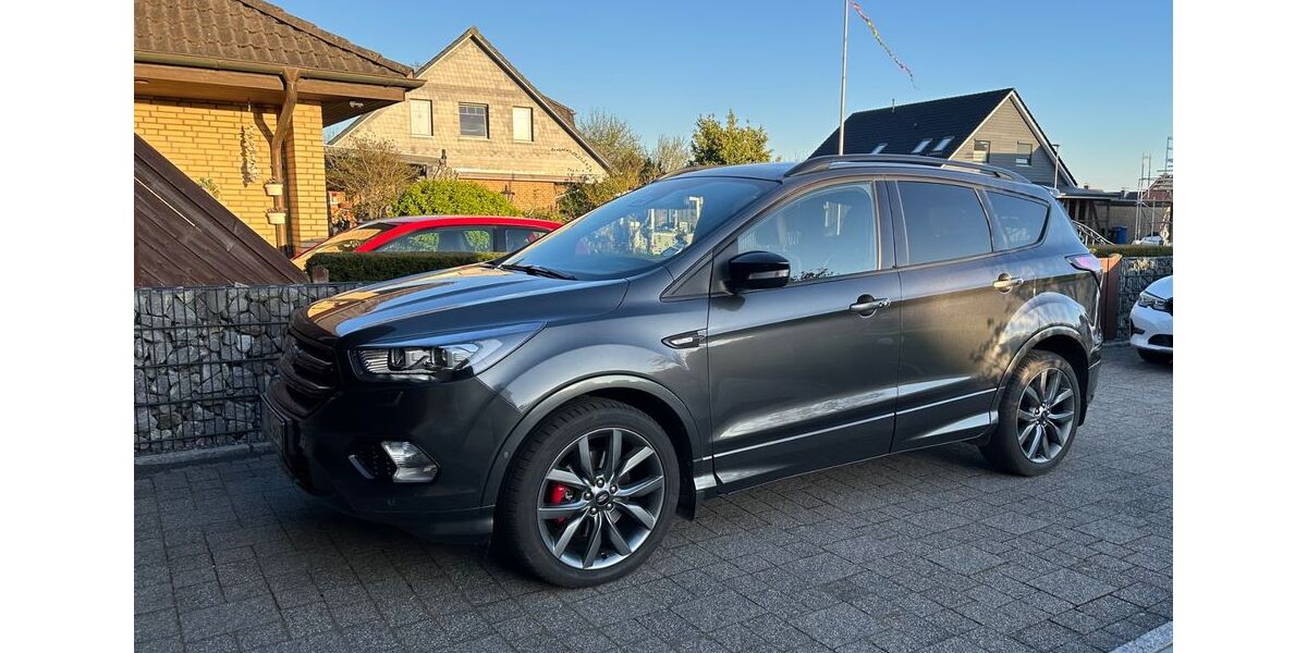 Ford Kuga 54.000 km 18.650 &euro; Weede 23795
