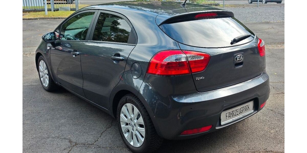 Kia Rio 117.081 km 6.899 &euro; Siegen 57080