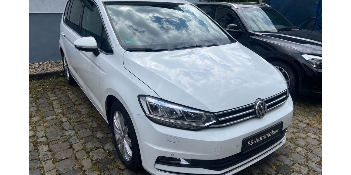 VW Touran 128.000 km 14.999 &euro; Recklinghausen 45663