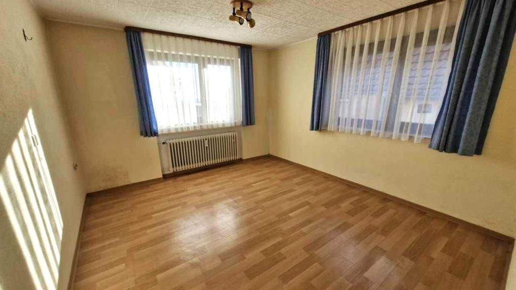 Einfamilienhaus Nagold-Hochdorf Hochdorf - 8 Zimmer, 191 m&sup2;, 362.000&euro; | Angebot:25745176