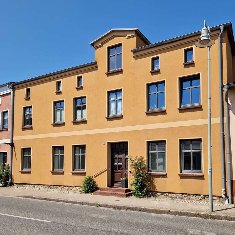Haus zum Kaufen in Tessin 387.500 € 275.67 m²