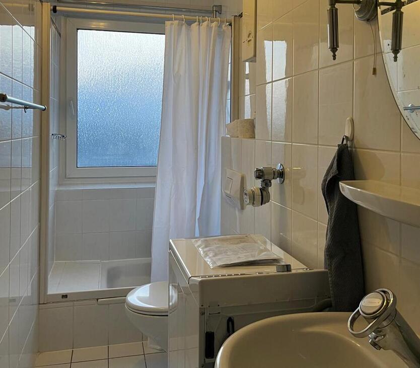 Altstadt | Blick über Bremen! Gepflegte, möblierte Wohnung in zentraler Lage bietet neues Zuhause!
