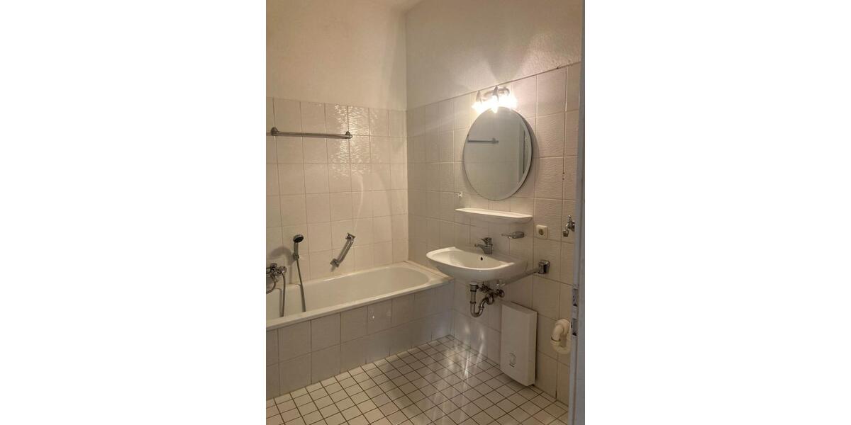 Zentral gelegene EG-Wohnung mit Garten zu vermieten 3 zimmer